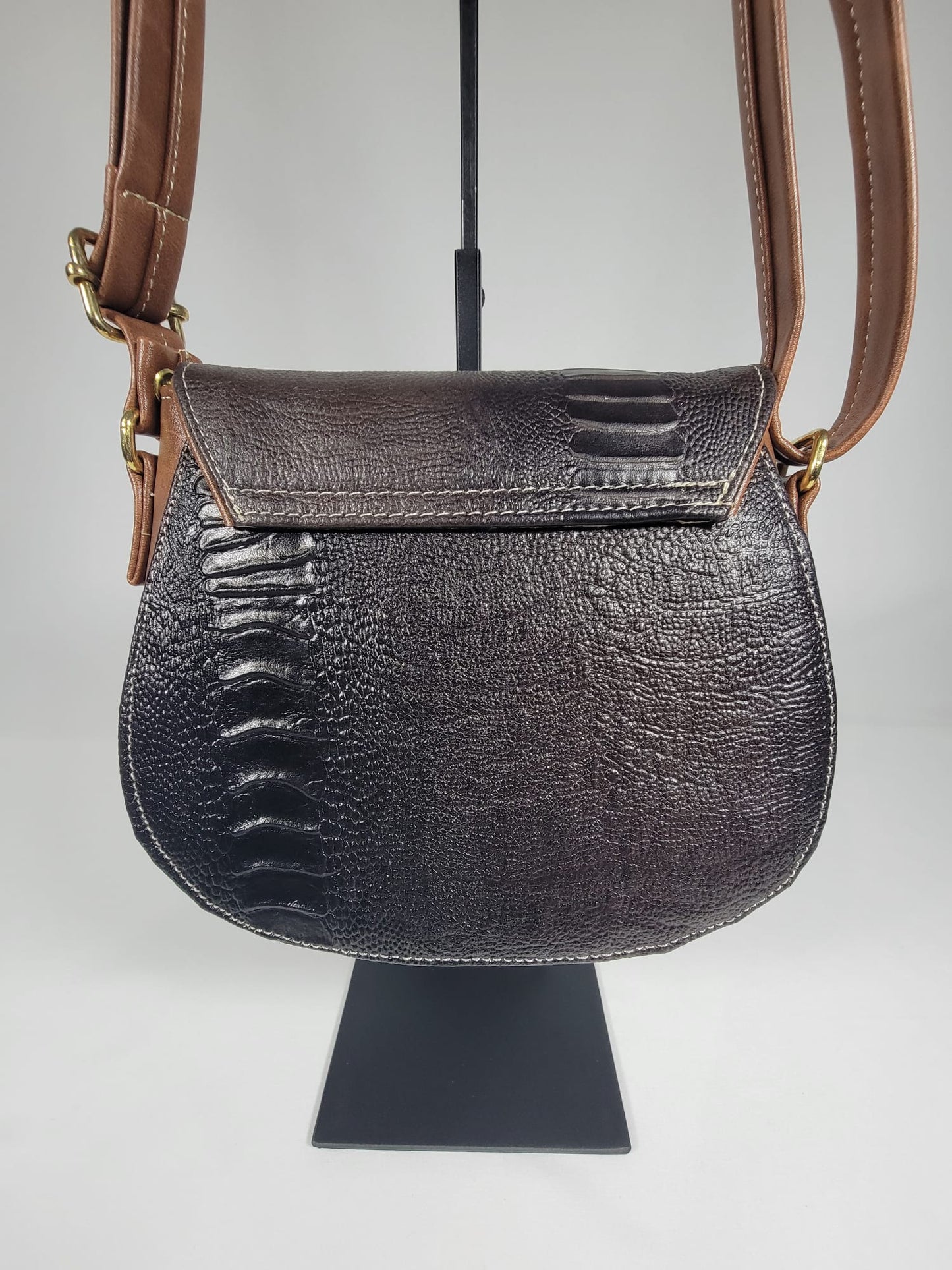 Lohe Leather Crossbody Bag